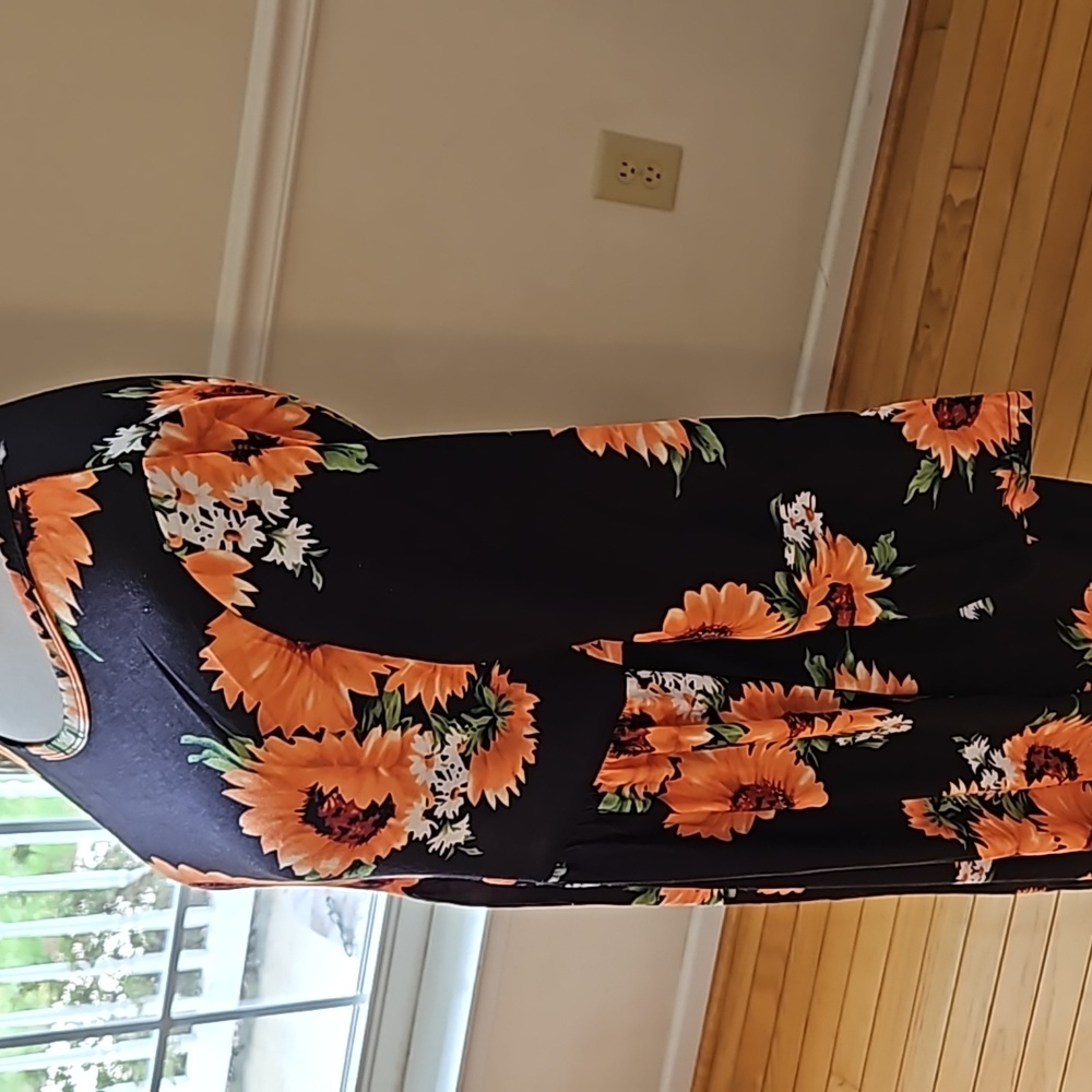๐ต FLORAL DRESS - Picture 3 of 7